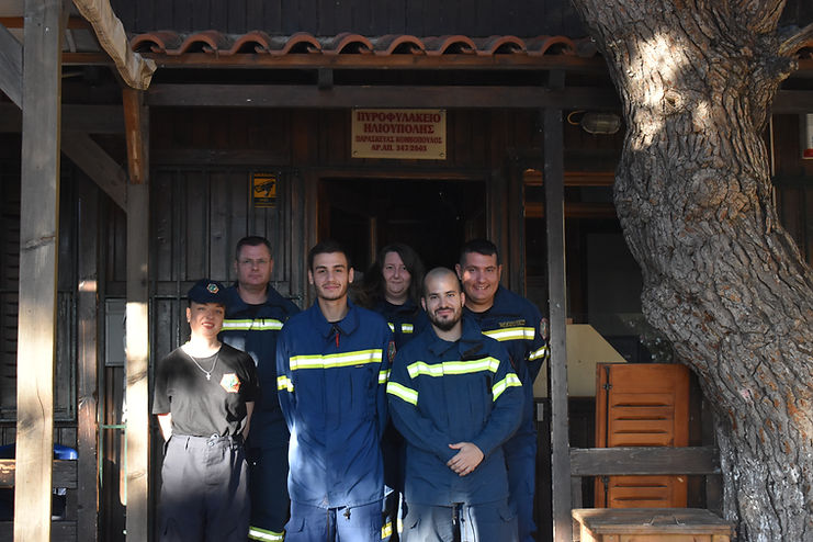 Ένα αυγουστιάτικο απόγευμα με τους εθελοντές πυροσβέστες της Ηλιούπολης.